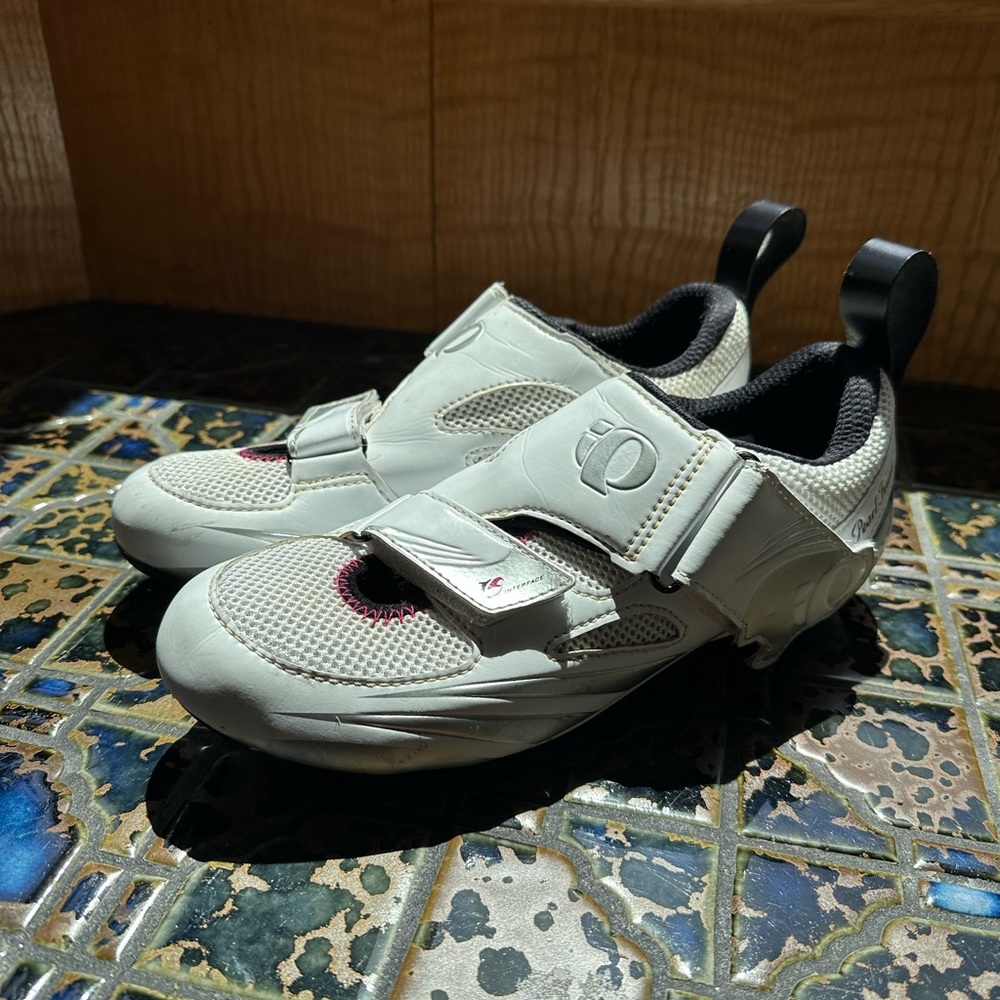 Pear Izumi Tri Fly cycling cleats